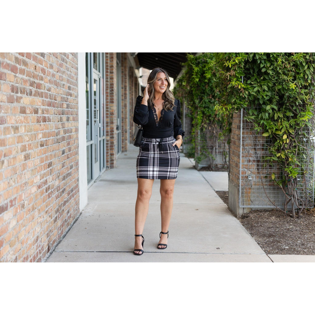 Amelia - Black And White Plaid Jogger Skirt